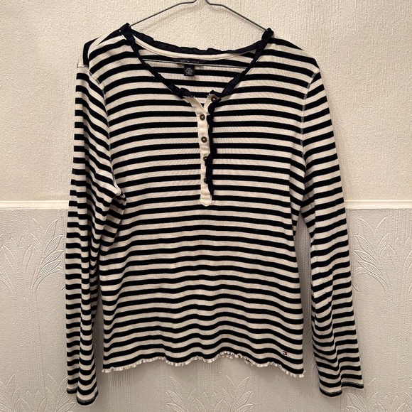 ✨ 2/$30 ✨ Navy & White Striped Tommy Hilfiger Top with Ruffle trim in size L - Picture 1 of 8
